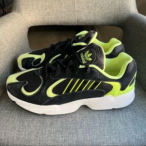 adidas black yellow trainers